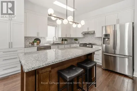 11 Christy Drive Wasaga Beach ON L9Z 1S7