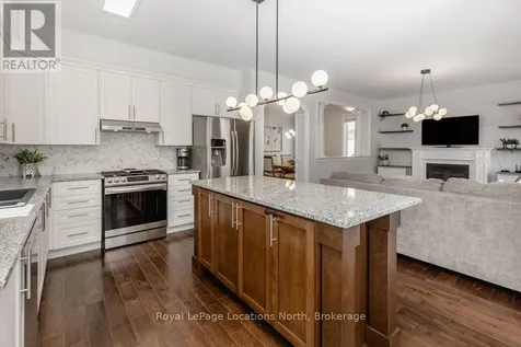 11 Christy Drive Wasaga Beach ON L9Z 1S7