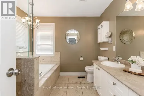 11 Christy Drive Wasaga Beach ON L9Z 1S7