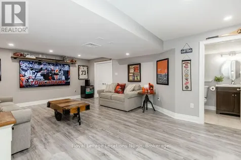 11 Christy Drive Wasaga Beach ON L9Z 1S7