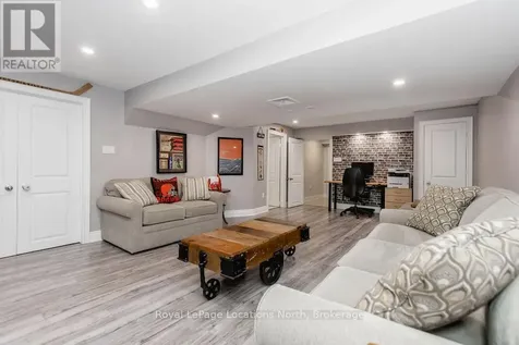 11 Christy Drive Wasaga Beach ON L9Z 1S7