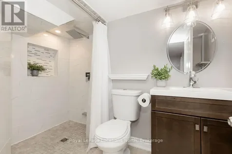11 Christy Drive Wasaga Beach ON L9Z 1S7