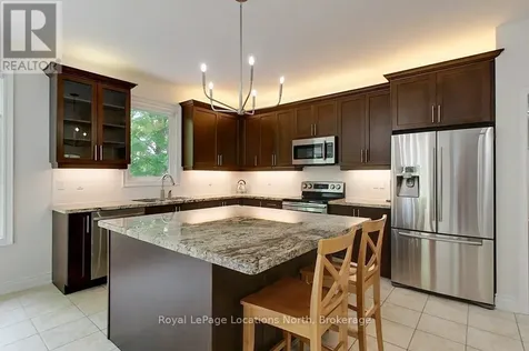 5 Christy Drive Wasaga Beach ON L9Z 1C8