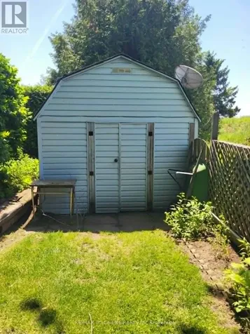 21 5th Street Norfolk ON N4B 2W6