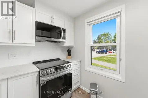 1765 Lamoureux Drive Ottawa ON K1E 2N5