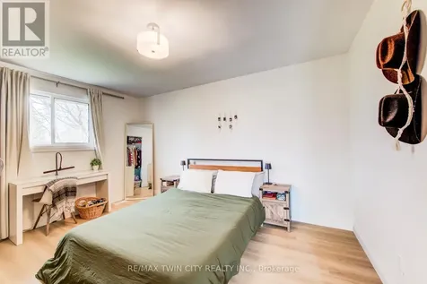 183 Dinison Crescent Kitchener ON N2E 2S6