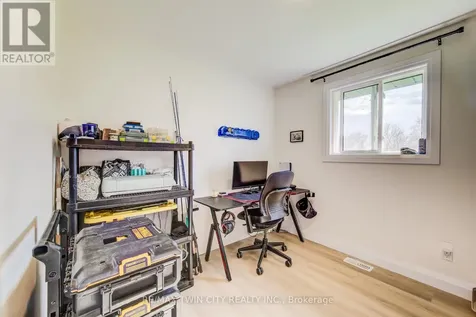 183 Dinison Crescent Kitchener ON N2E 2S6
