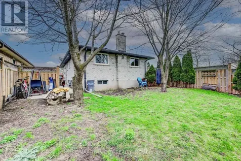 183 Dinison Crescent Kitchener ON N2E 2S6
