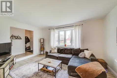 183 Dinison Crescent Kitchener ON N2E 2S6