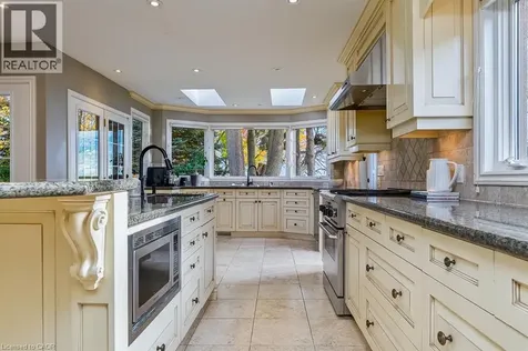 2372 Carrington Place Oakville ON L6J 5P4