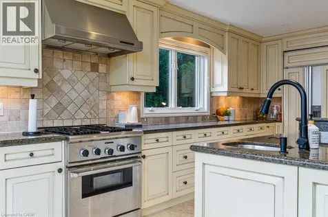 2372 Carrington Place Oakville ON L6J 5P4