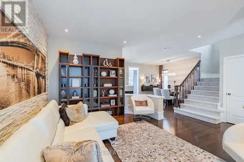 131 Kinghaven Crescent Ottawa ON K2M 0C3