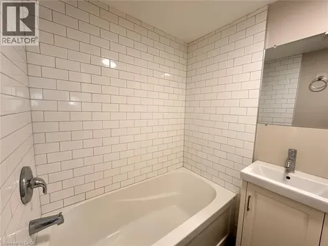 142 Fourth Avenue Kitchener ON N2C 1P1