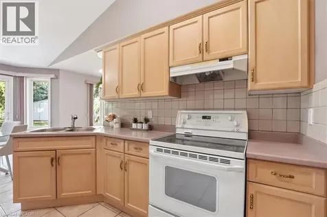 9 Evelyn Court Fonthill ON L3E 0R7