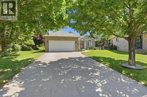 9 Evelyn Court Fonthill ON L3E 0R7