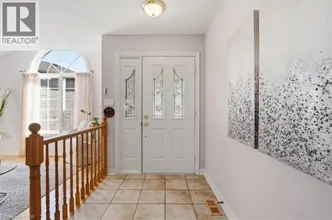 9 Evelyn Court Fonthill ON L3E 0R7