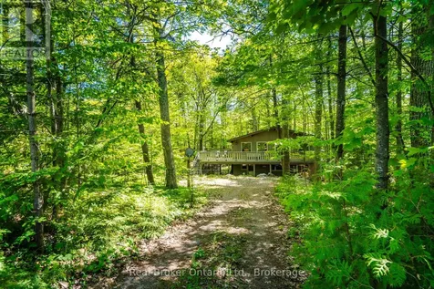 208 Desroches Trail Tiny ON L9M 0H9