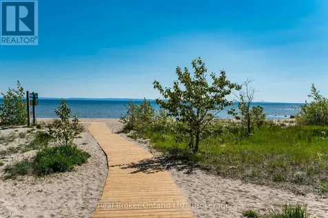 208 Desroches Trail Tiny ON L9M 0H9