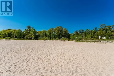208 Desroches Trail Tiny ON L9M 0H9