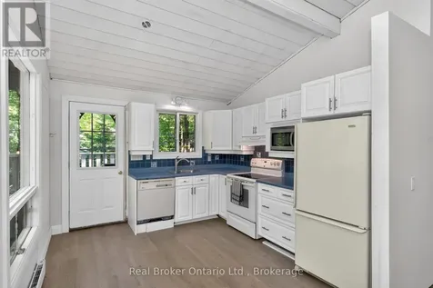 208 Desroches Trail Tiny ON L9M 0H9