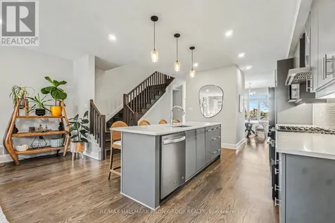 618 Mikinak Road Ottawa ON K1K 3X7