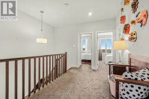 618 Mikinak Road Ottawa ON K1K 3X7