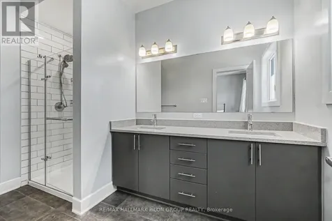 618 Mikinak Road Ottawa ON K1K 3X7