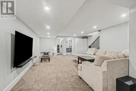 618 Mikinak Road Ottawa ON K1K 3X7