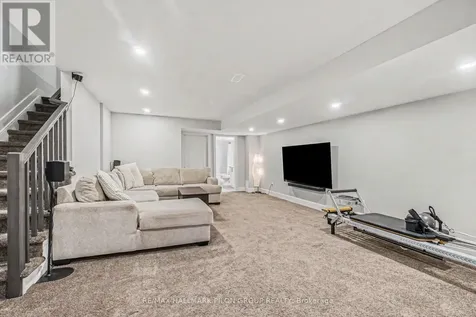 618 Mikinak Road Ottawa ON K1K 3X7
