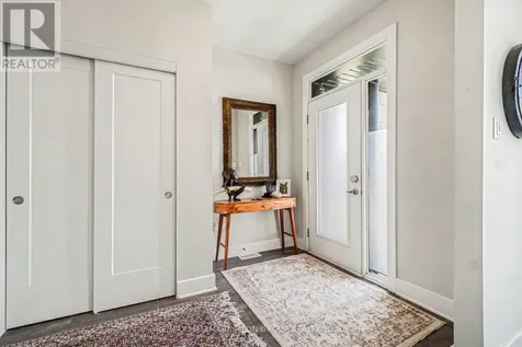 618 Mikinak Road Ottawa ON K1K 3X7