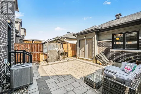 618 Mikinak Road Ottawa ON K1K 3X7