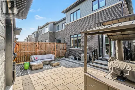 618 Mikinak Road Ottawa ON K1K 3X7
