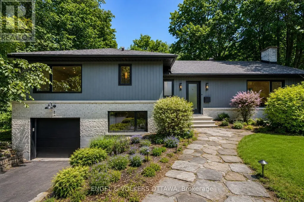 1 Amberly Place Ottawa ON K1J 7J9