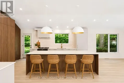 1 Amberly Place Ottawa ON K1J 7J9