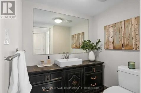2 Lockview Road Ottawa ON K4M 1B2