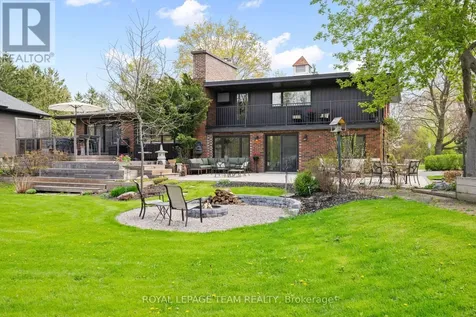 2 Lockview Road Ottawa ON K4M 1B2