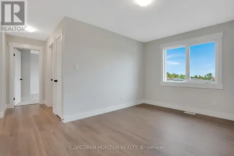 24 Moon Crescent Cambridge ON N1S 5B4