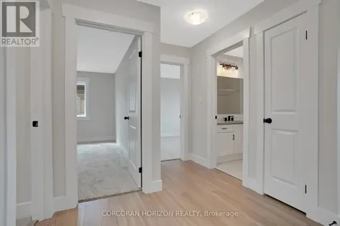 24 Moon Crescent Cambridge ON N1S 5B4