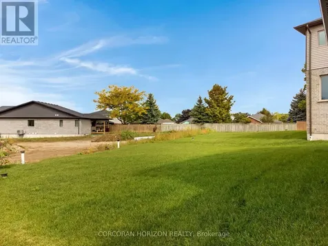 24 Moon Crescent Cambridge ON N1S 5B4