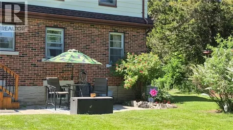 15 Barrett Avenue Cambridge ON N1R 3A1