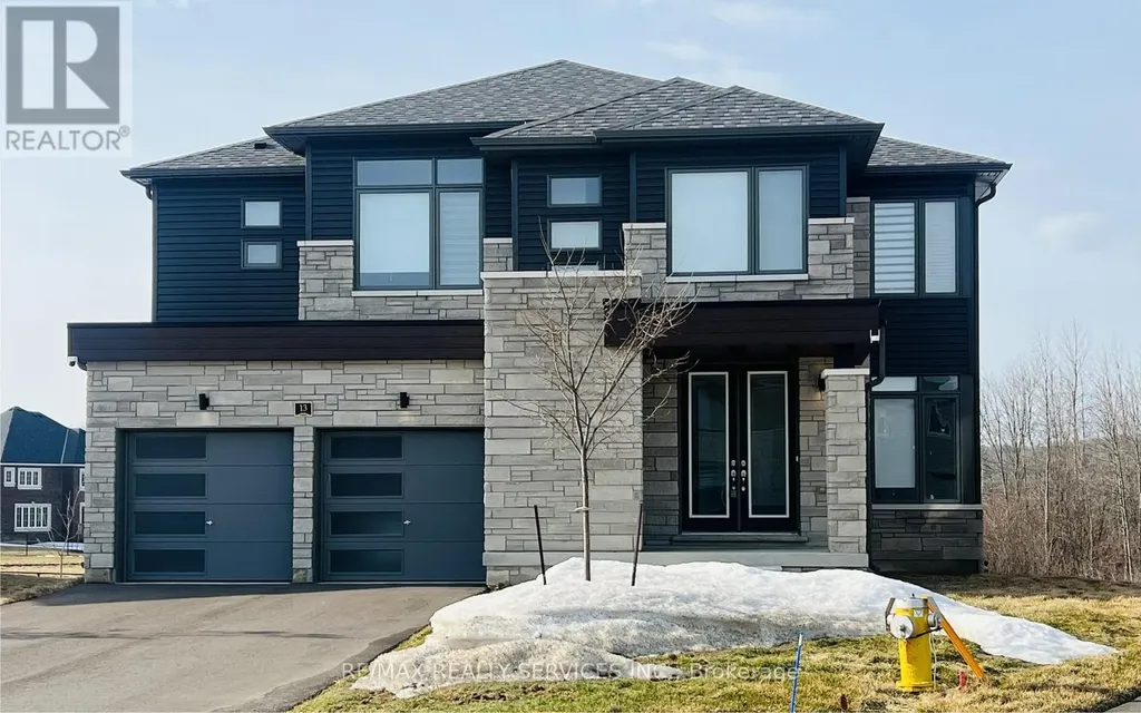 13 Del Ray Crescent Wasaga Beach ON L9Z 0N7