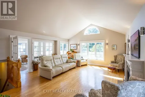 2392 8th Line Road Ottawa ON K0A 2P0