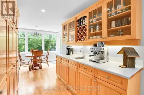 23 Davidson Drive Ottawa ON K1J 6L7