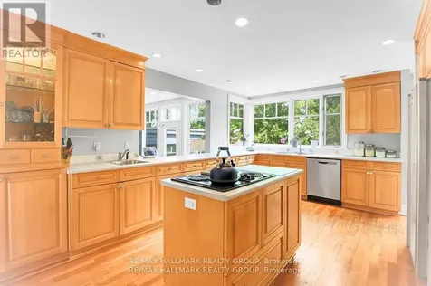 23 Davidson Drive Ottawa ON K1J 6L7
