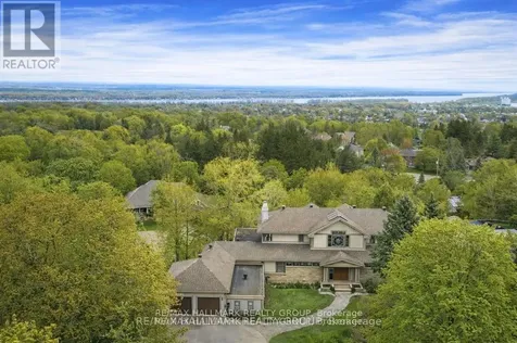 23 Davidson Drive Ottawa ON K1J 6L7