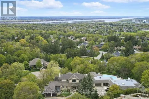 23 Davidson Drive Ottawa ON K1J 6L7