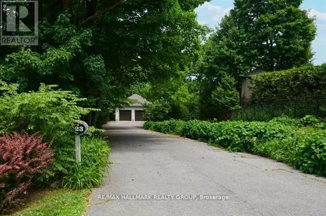 23 Davidson Drive Ottawa ON K1J 6L7