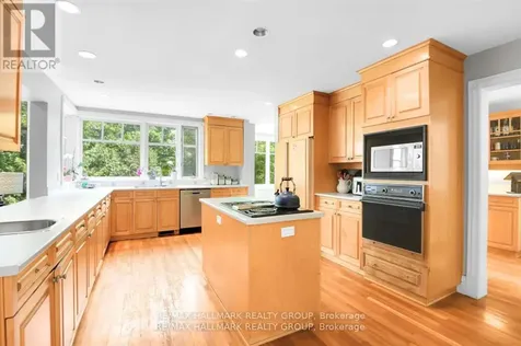23 Davidson Drive Ottawa ON K1J 6L7
