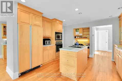 23 Davidson Drive Ottawa ON K1J 6L7