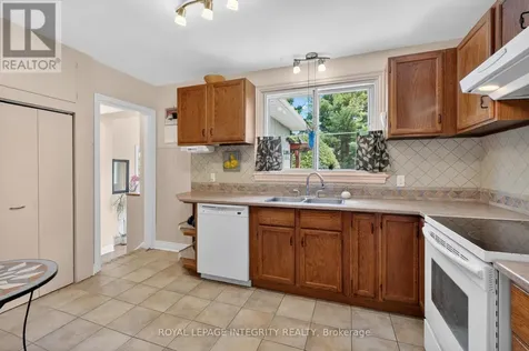 957 Blair Road Ottawa ON K1J 7M9